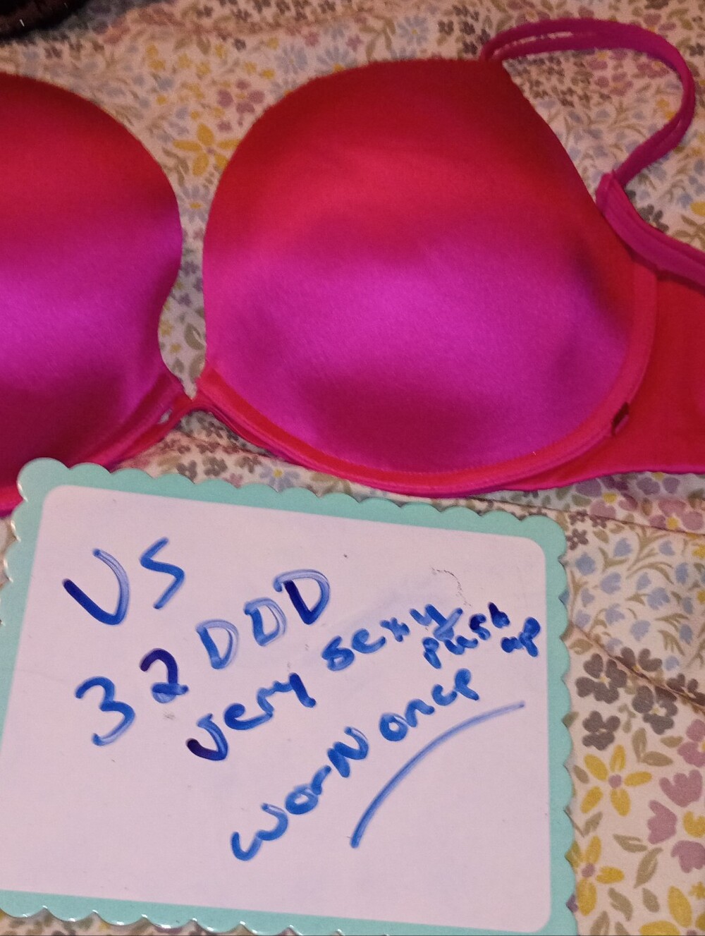 Victoria Secret Push Up Very Sexy VS 32DDD Like New Hot Pink